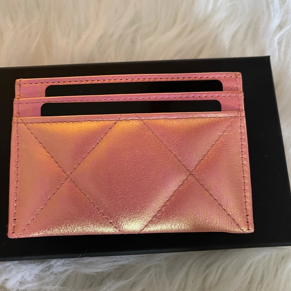 Gorgeous pink card holder . - Picture 4 of 11